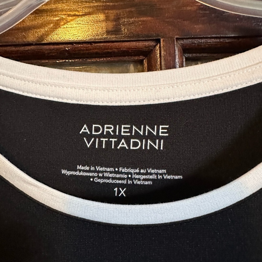 5/$25 😻 Adrienne Vittadini sz16 Gorgeous Black Fitted Sweater with White Trim - Picture 3 of 5